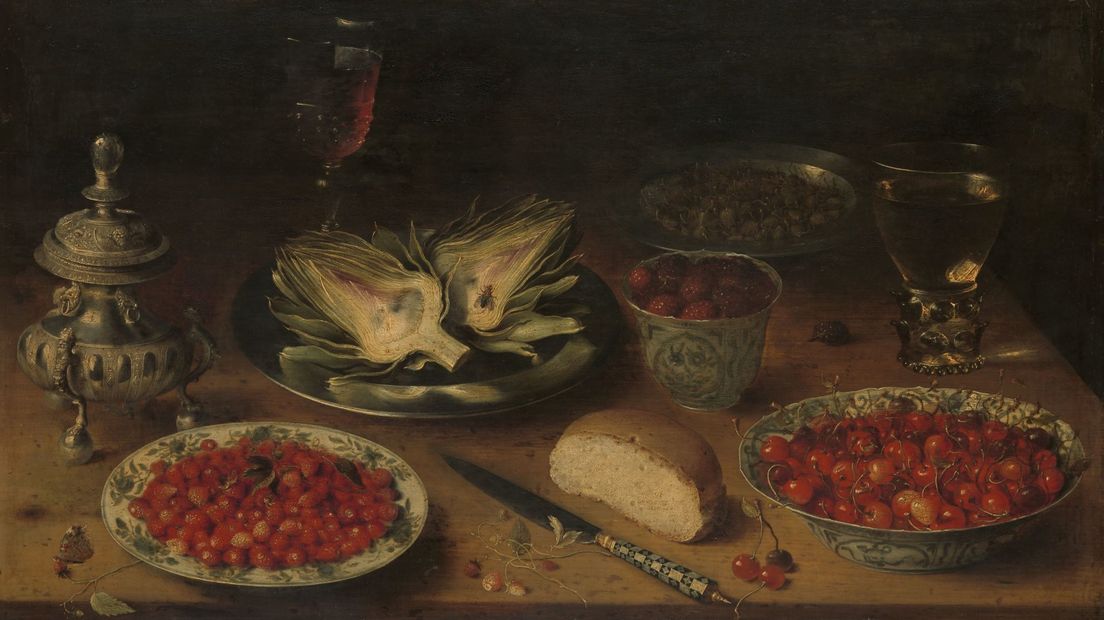 Stilleven met artisjok, fruit op porseleinen schalen, zout-en pepervat, Osias Beert (ca.1605-ca. 1615)