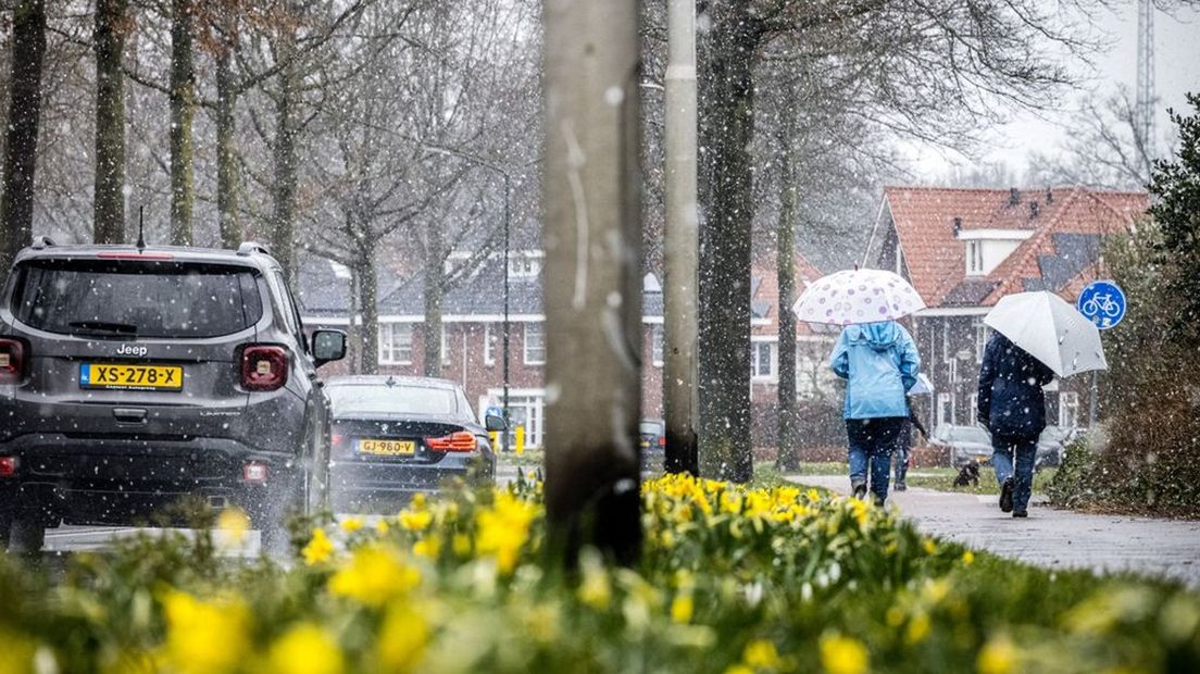 In delen van Gelderland viel maandagochtend natte sneeuw