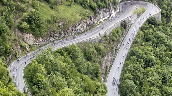 Groningers rijden Alpe d'HuZes: 'We gaan op poffert met basterdsuiker naar boven'