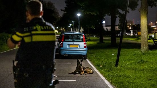 Vrachtwagenchauffeur gearresteerd na botsing met fietser in Dordrecht | Man in been geschoten in Schiedam. Vrachtwagenchauffeur gearresteerd na botsing met fietser in Dordrecht | Man in been geschoten in Schiedam.
