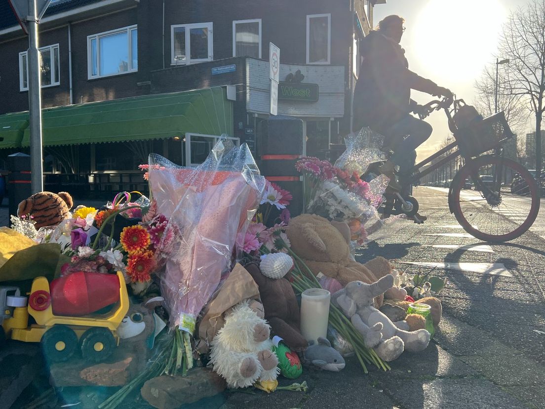 Verdriet en verbondenheid in Utrecht bij herdenking slachtoffer busongeluk (7)