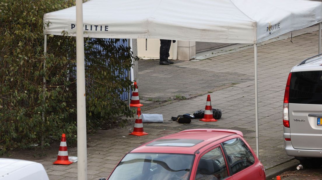 In de Carelshavenstraat wordt uitgebreid onderzoek gedaan