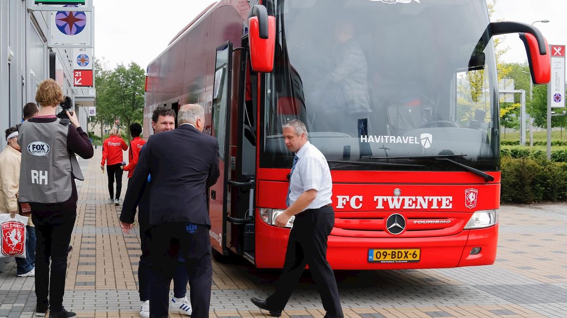 De spelersbus van Twente gaat niet mee naar Waalwijk