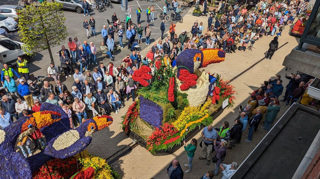 Het bloemencorso is gearriveerd in Sassenheim