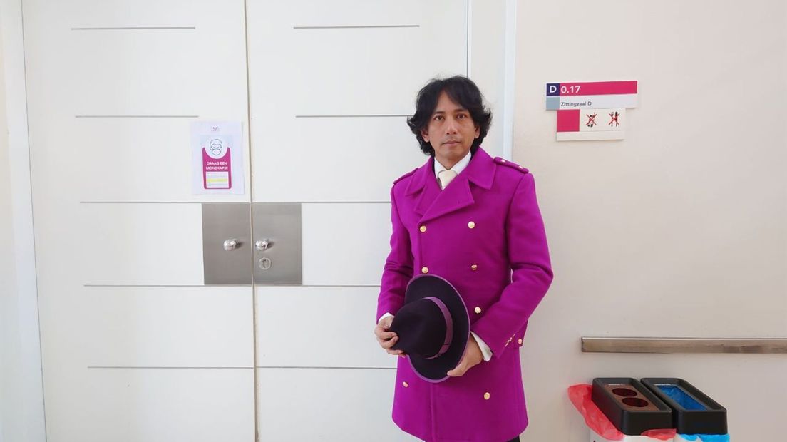 Wibi Soerjadi in de rechtbank in Almelo.