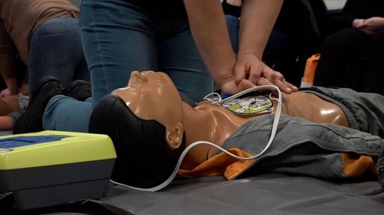 Burgerhulpverleners zijn van levensbelang: 'Reanimatie moet binnen zes minuten starten'