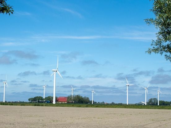 Fryske Miljeufederaasje: 'Mear sinne- en wynenerzjy nedich om klimaatdoelen te heljen'