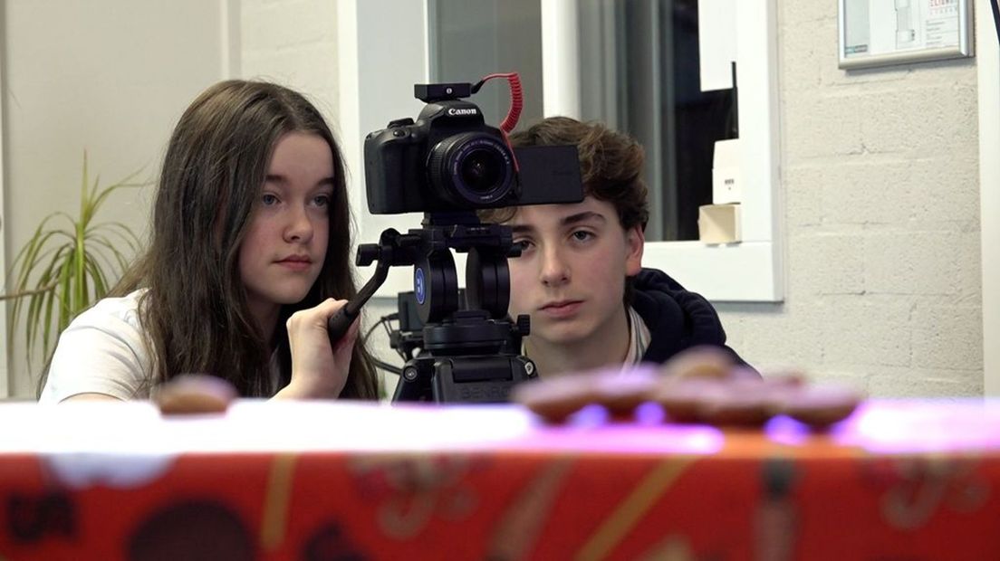 Nils en Willemijn doen het camerawerk.