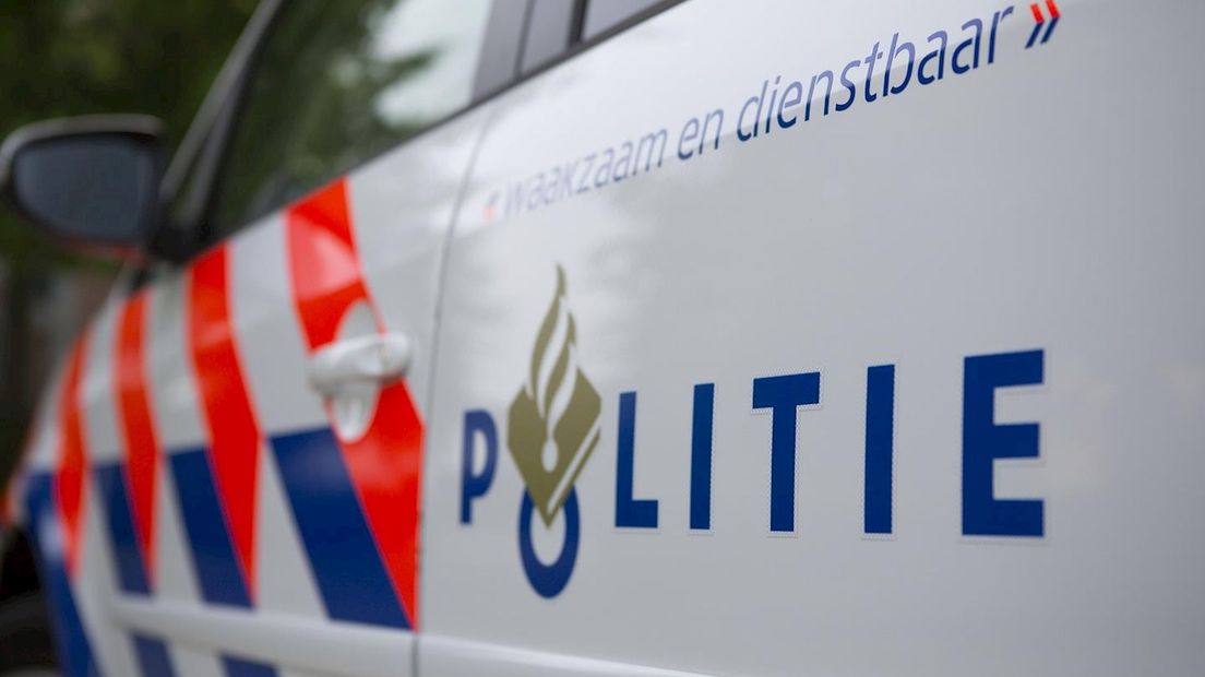 Politie doorzoekt woonwagenkamp Deventer