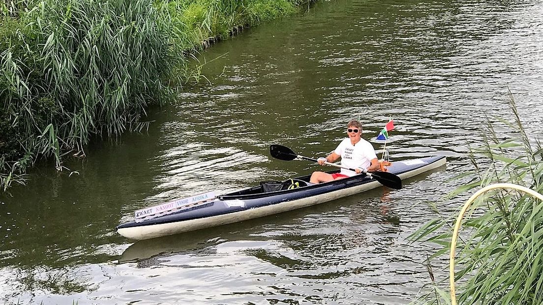 Dirk Zwart vlak voor de start van zijn kanotocht.