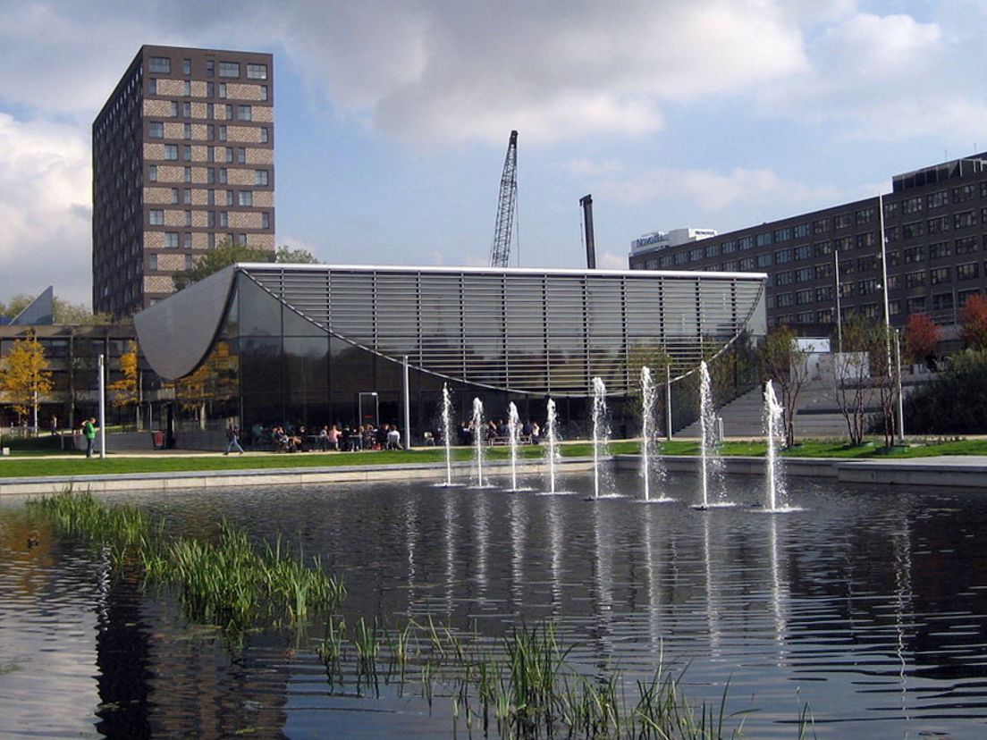 Erasmus Universiteit campus Woudestein (Wikipedia, 2013)