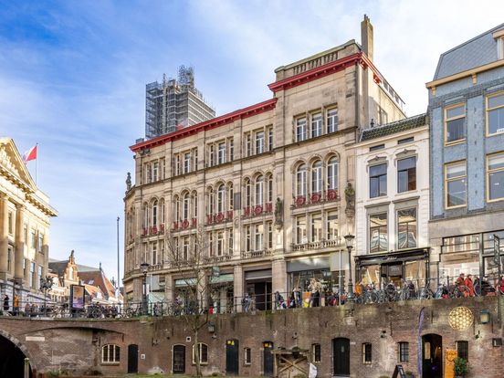 Wethouder houdt deur op kier voor Literatuur- en Kinderboekenmuseum