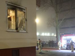112-nieuws | Brandbaar projectiel huis in gegooid, bewoners gewond