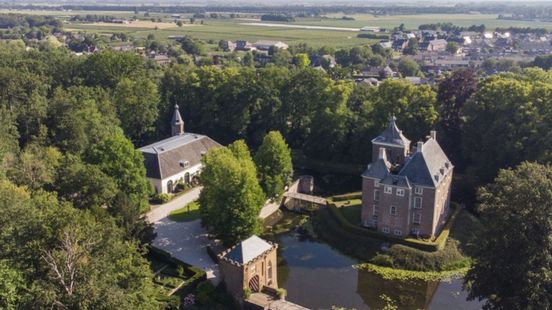 Droomhuis Gezocht? Kasteel Soelen Staat Te Koop En Zo Ziet Het Er Van ...