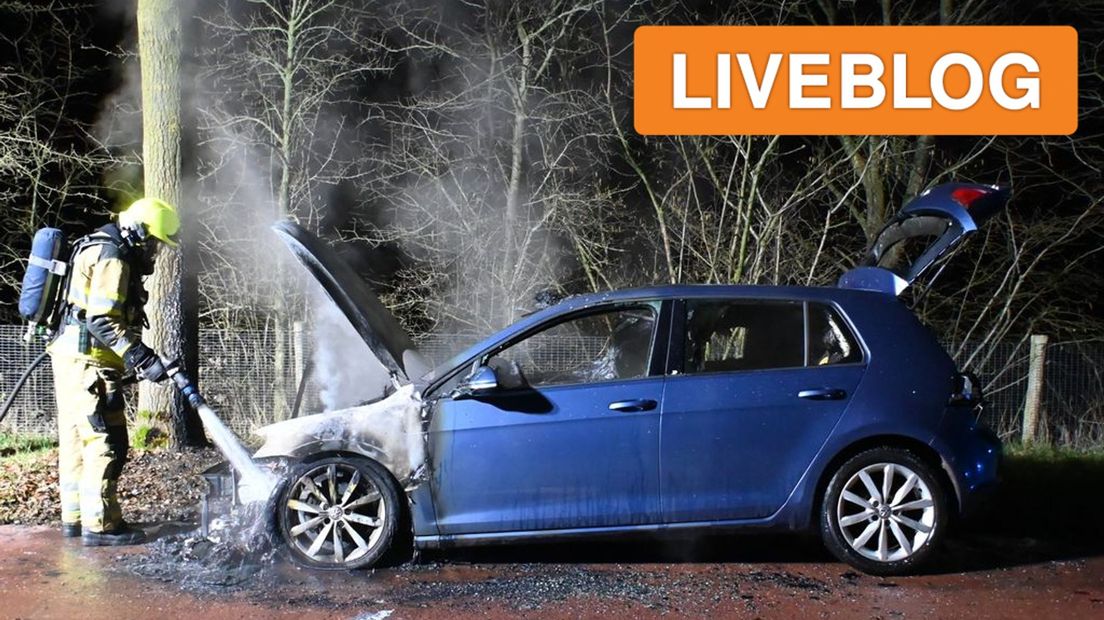 Bij een autobrand in Malden raakte de bestuurder gewond.