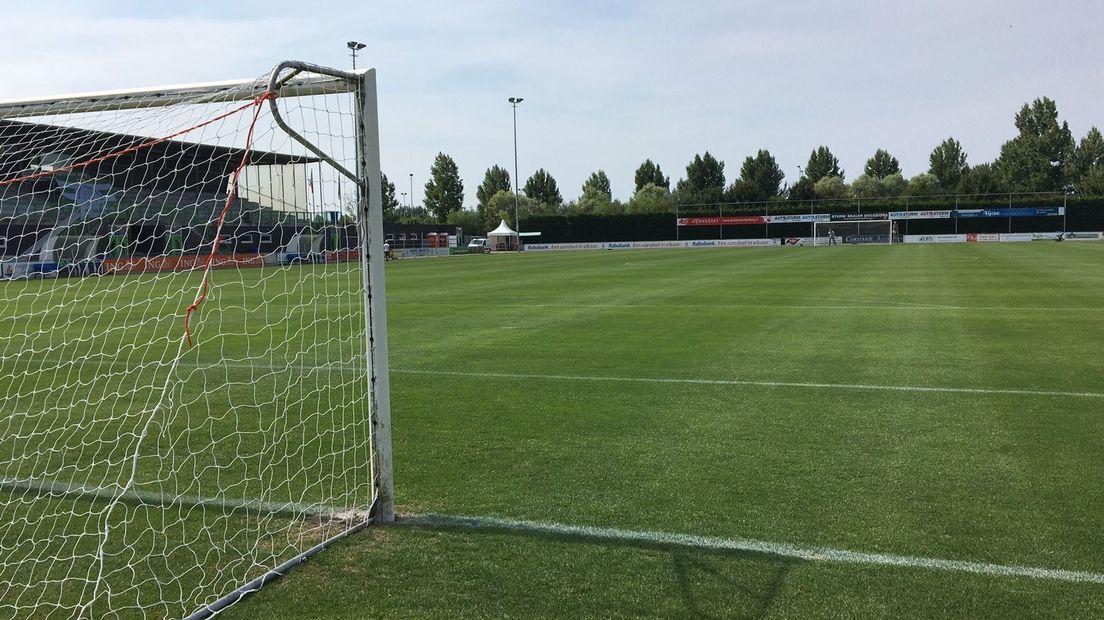Het veld van Zeelandia Middelburg is tiptop in orde voor het duel tegen Feyenoord