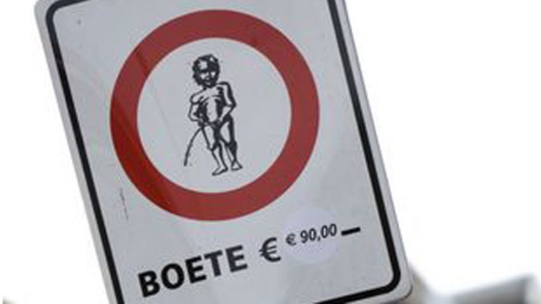 Mobieltje agent stuk na boete wildplassen