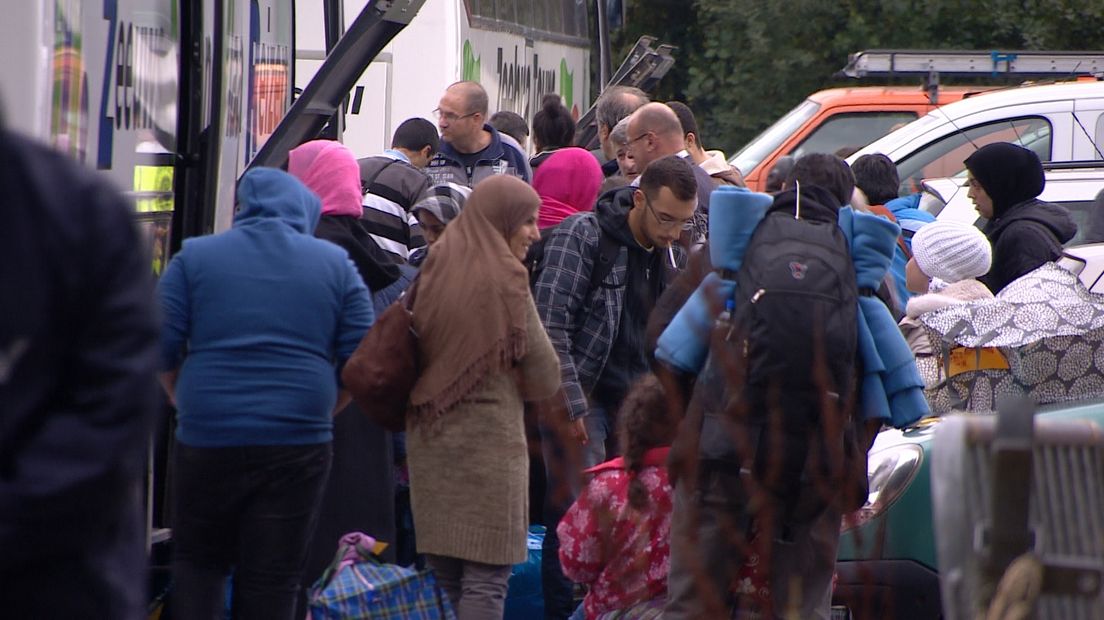 Bussen vol vluchtelingen kwamen in 2015 naar Zeeland
