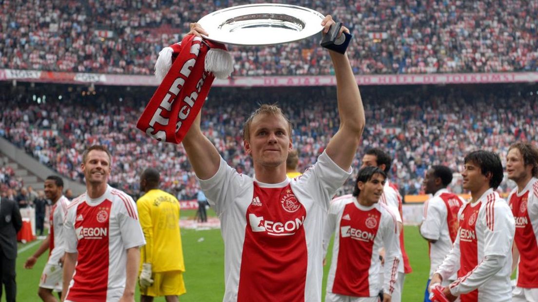 Siem de Jong na de gewonnen kampioenswedstrijd tegen FC Twente in 2011.