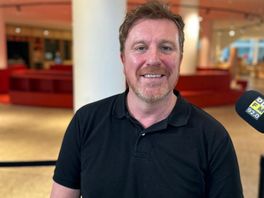 Mike en collega's gevolgd in tv-serie Burgerzaken: 'Wij zijn dagen bezig voor jouw paspoort'
