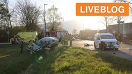 Harde klap in Oldebroek • busje rijdt tegen boom