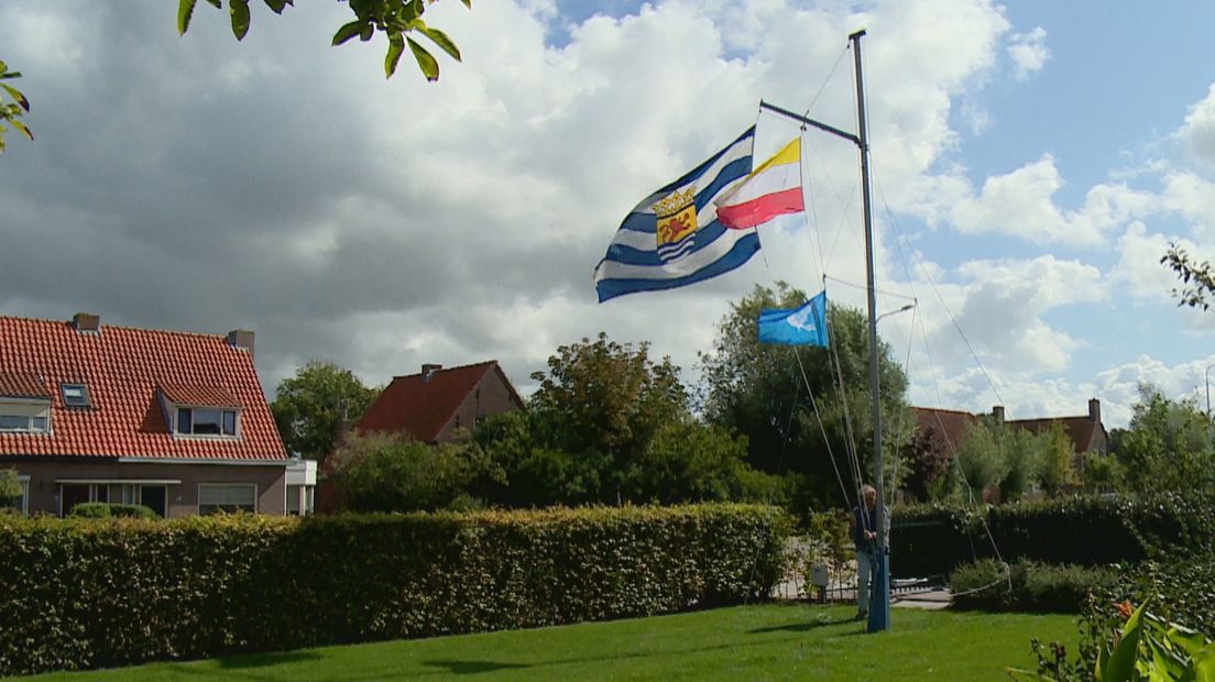 Elke dag wappert er een andere vlag in Sint Laurens