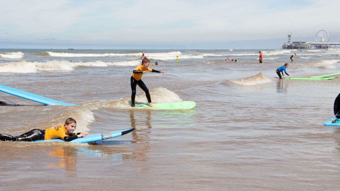 Surfen als verkoeling tijdens de warme zomerdagen