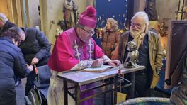 Video: Bisschop Harrie Smeets zegent engelenstal in
