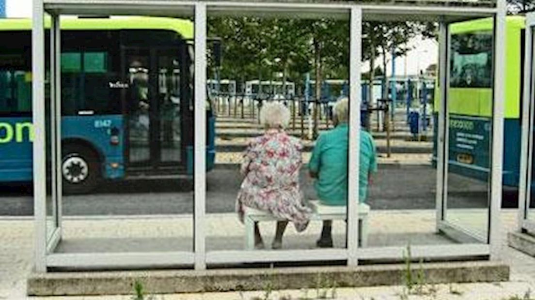 'Haast maken met gratis OV voor 70+ers'