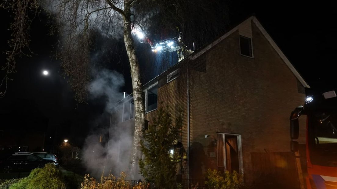 Bij schoorsteenbrand kwam veel rook in de woning te staan