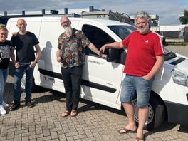 Eigenaren uitgebrande bus Emmen verrast met groot cadeau