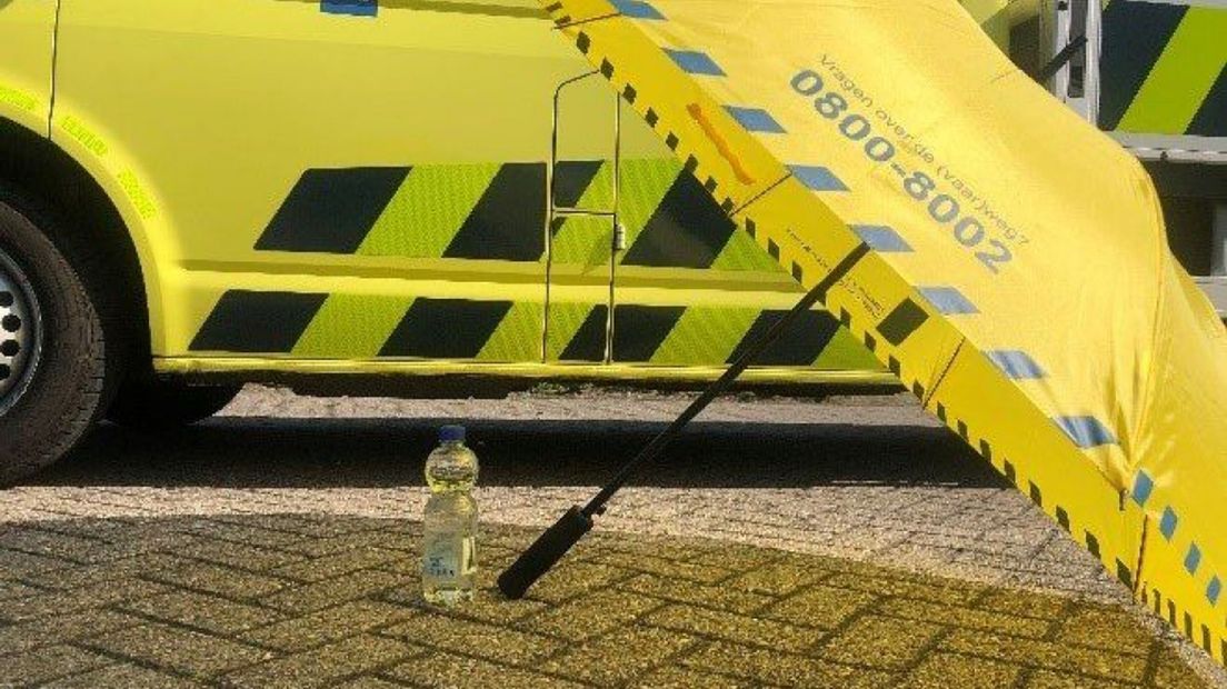 Rijkswaterstaat adviseert om een paraplu en een flesje koud water mee te nemen.