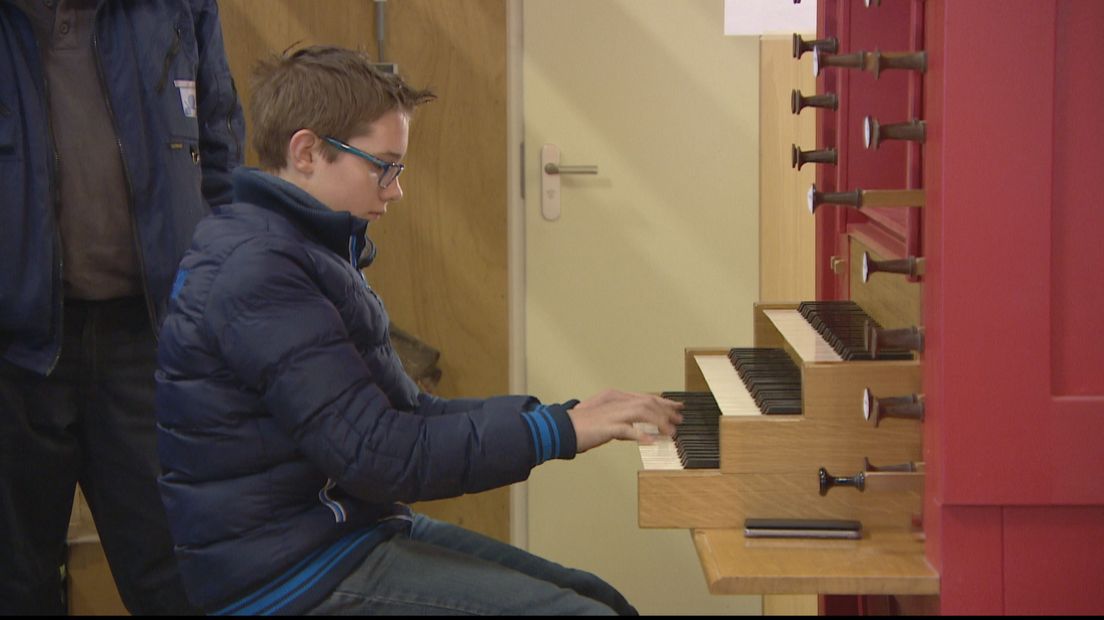 Martijn (12) komt naar open dag om de Heere te eren met zijn orgelspel