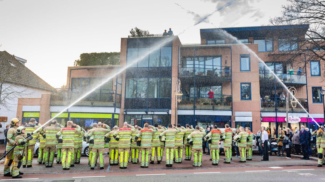 De ereboog op zondag.