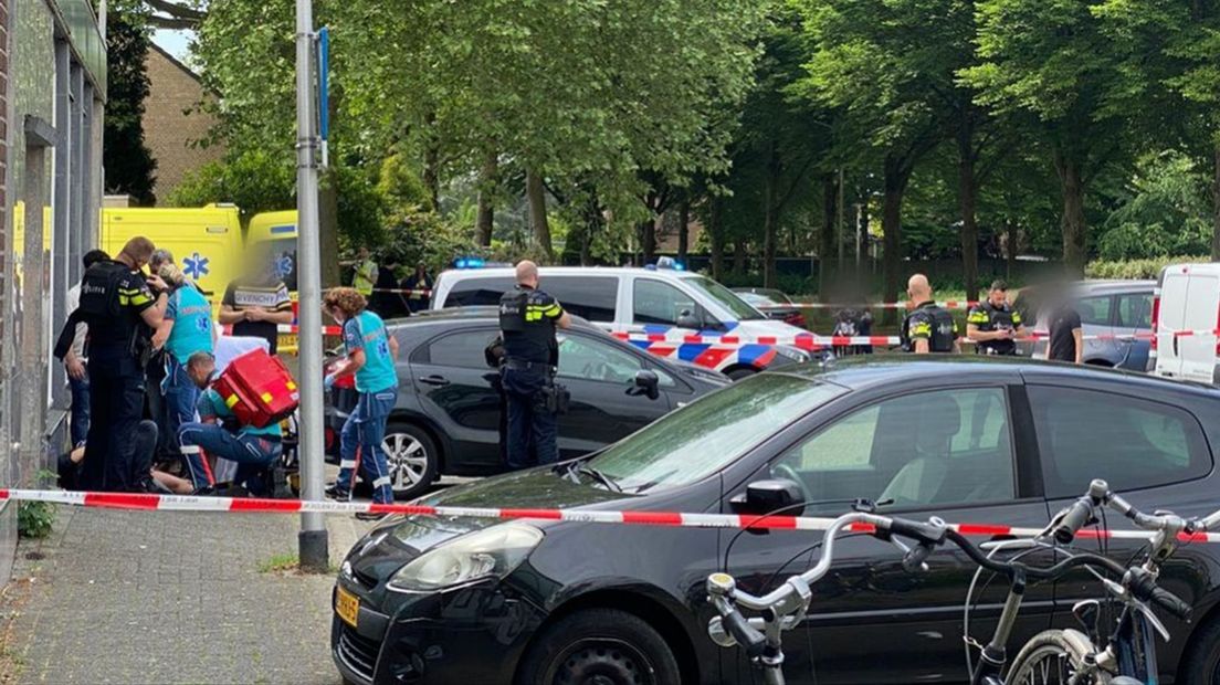 De politie hield de gewonde persoon ook aan.