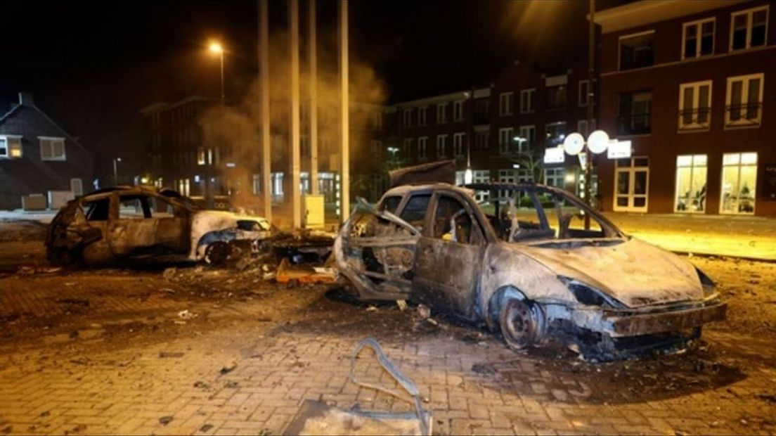 De ravage in de nieuwjaarsnacht in Hedel.