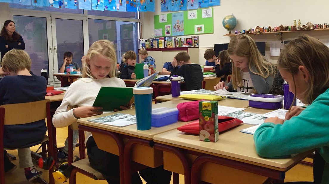 Scholen staken toch, ondanks verwarring na toezegging 460 miljoen voor onderwijs