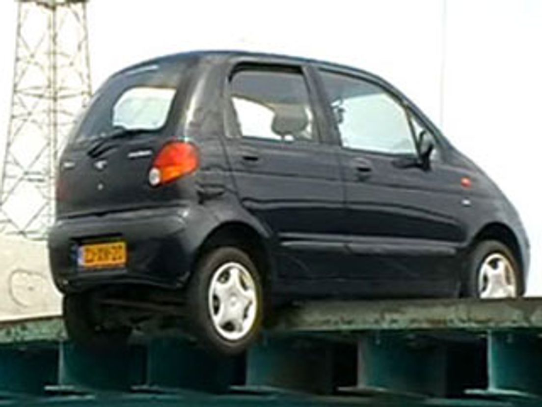 Haringvlietbrug_auto.jpg