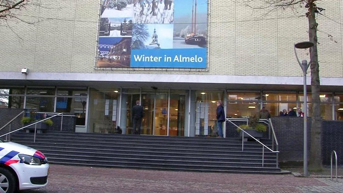 Almelo moet actie ondernemen voor skihal