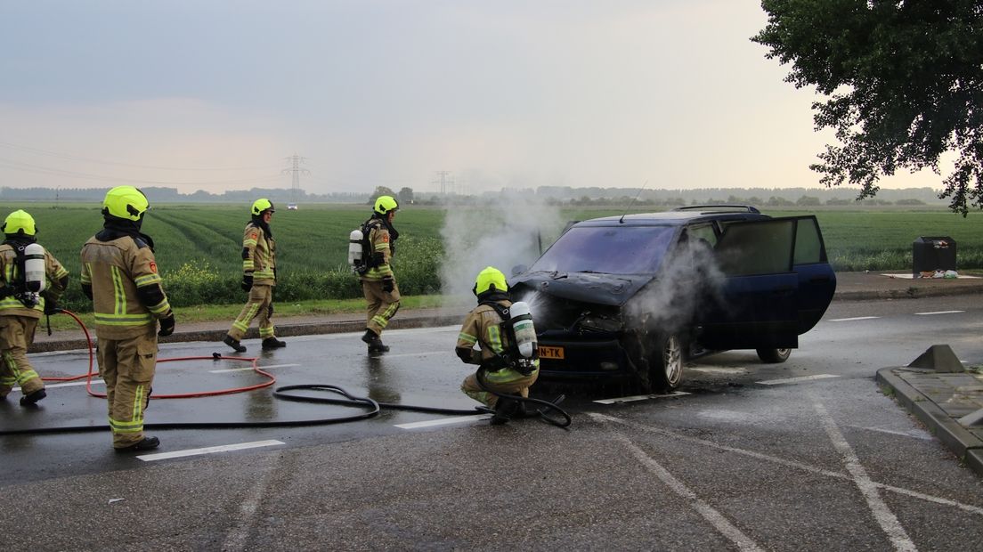 De brandweer had de autobrand al snel geblust