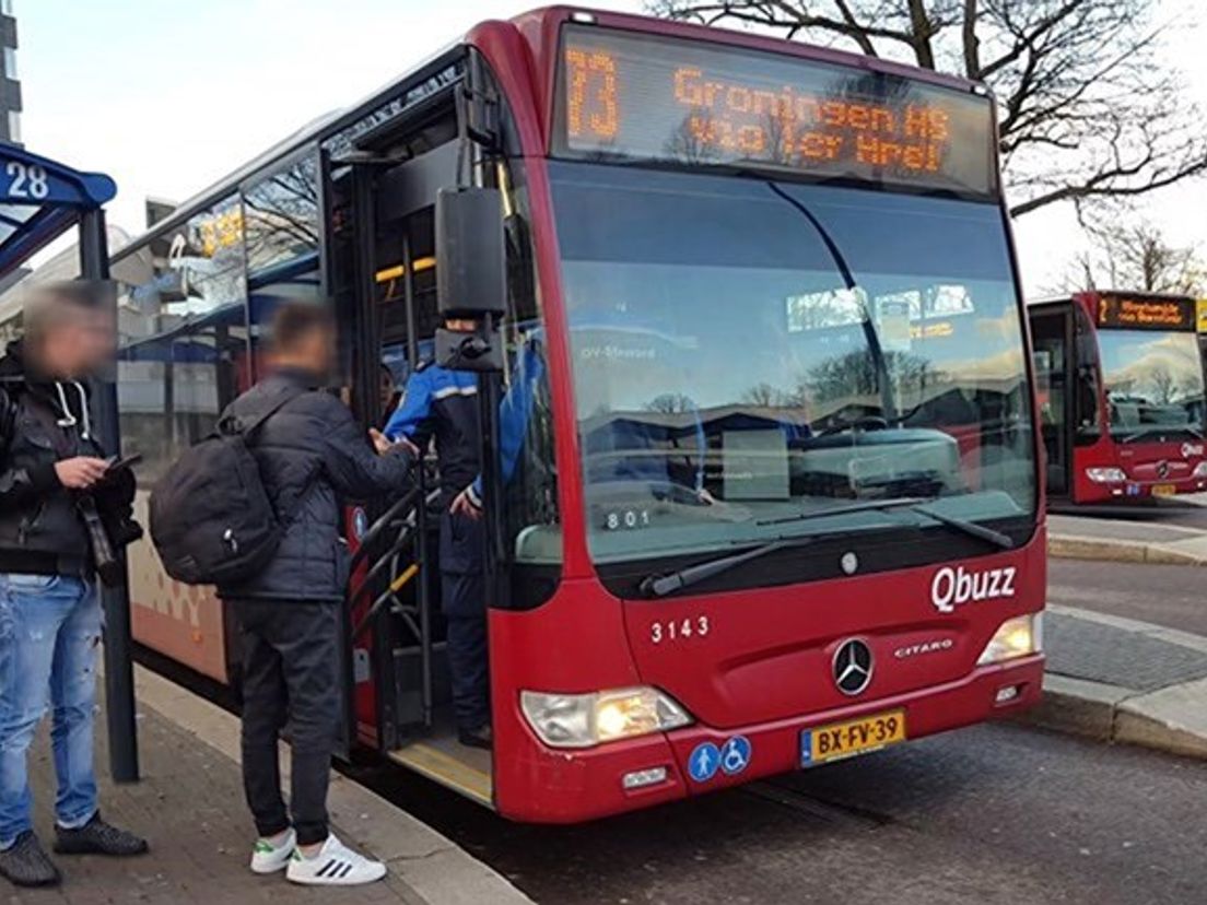 Buschauffeurs Qbuzz dreigen haltes bij azc