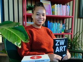 Zwarte schrijvers vullen de boekenkast van Lianne: 'Door de herkenning voelt het alsof ik er mag zijn'