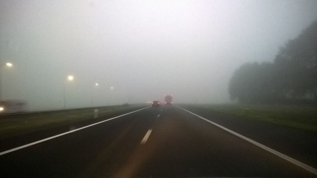 Mist en gladheid: voorzichtig op de weg