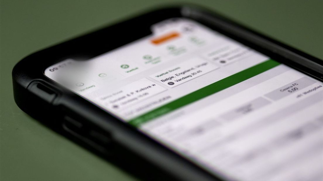 Enschedeër verdacht van runnen illegale goksite