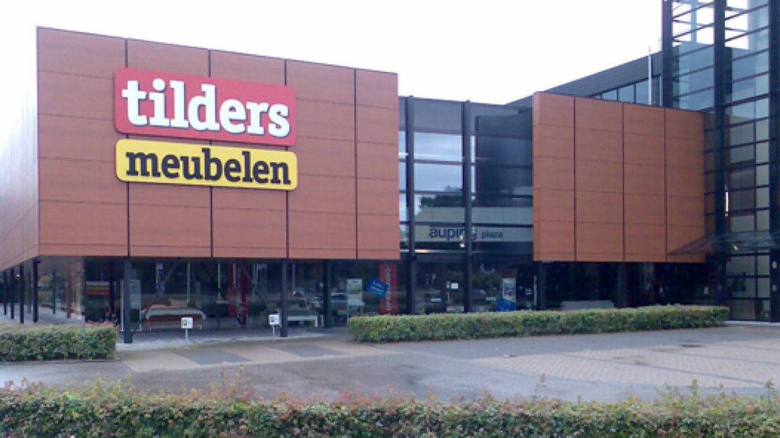 100 gedupeerden meubelzaakfaillissement