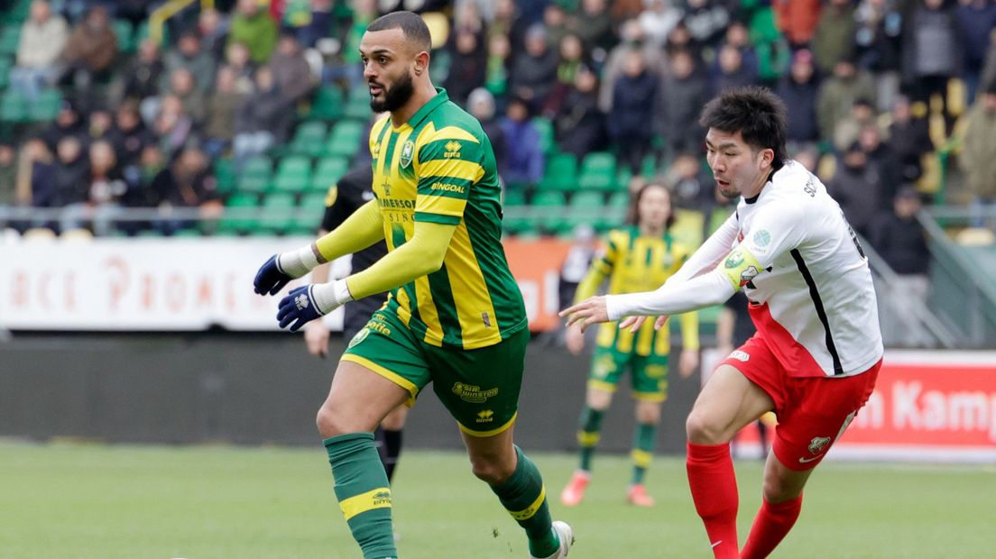 Ook Mario Bilate kon ADO niet aan een overwinning helpen tegen Jong FC Utrecht