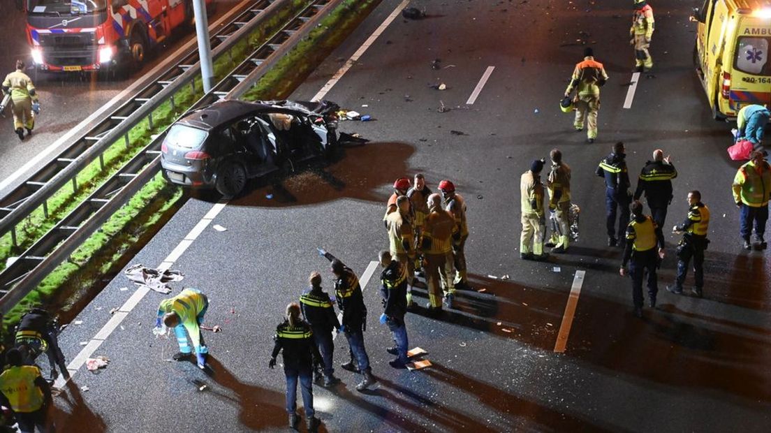 Ravage na het ongeval op de A16.