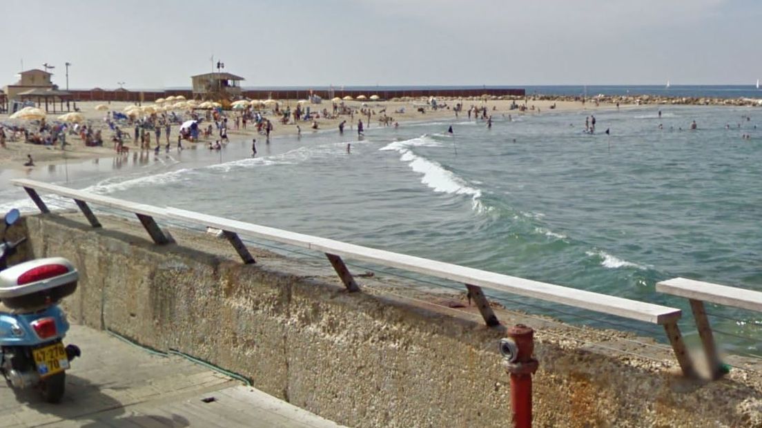 Metsitsim beach in Tel Aviv, waar het gebeurde.