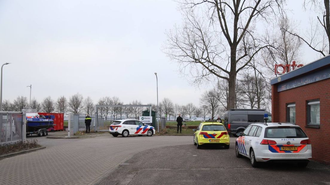 De politie vond het lichaam langs de Rembrandtlaan in Hoogezand
