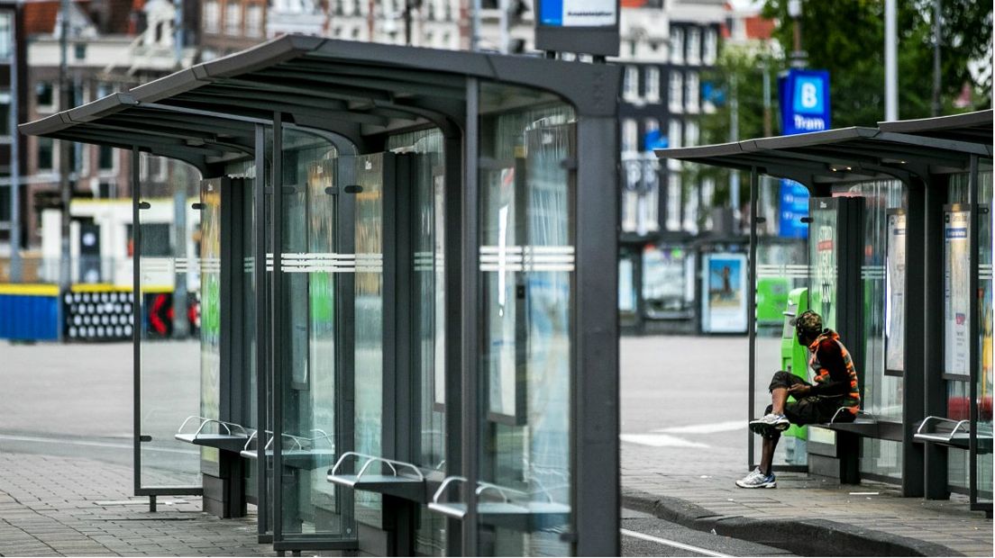 Rust op een tramstation vanwege de staking in het openbaar vervoer I